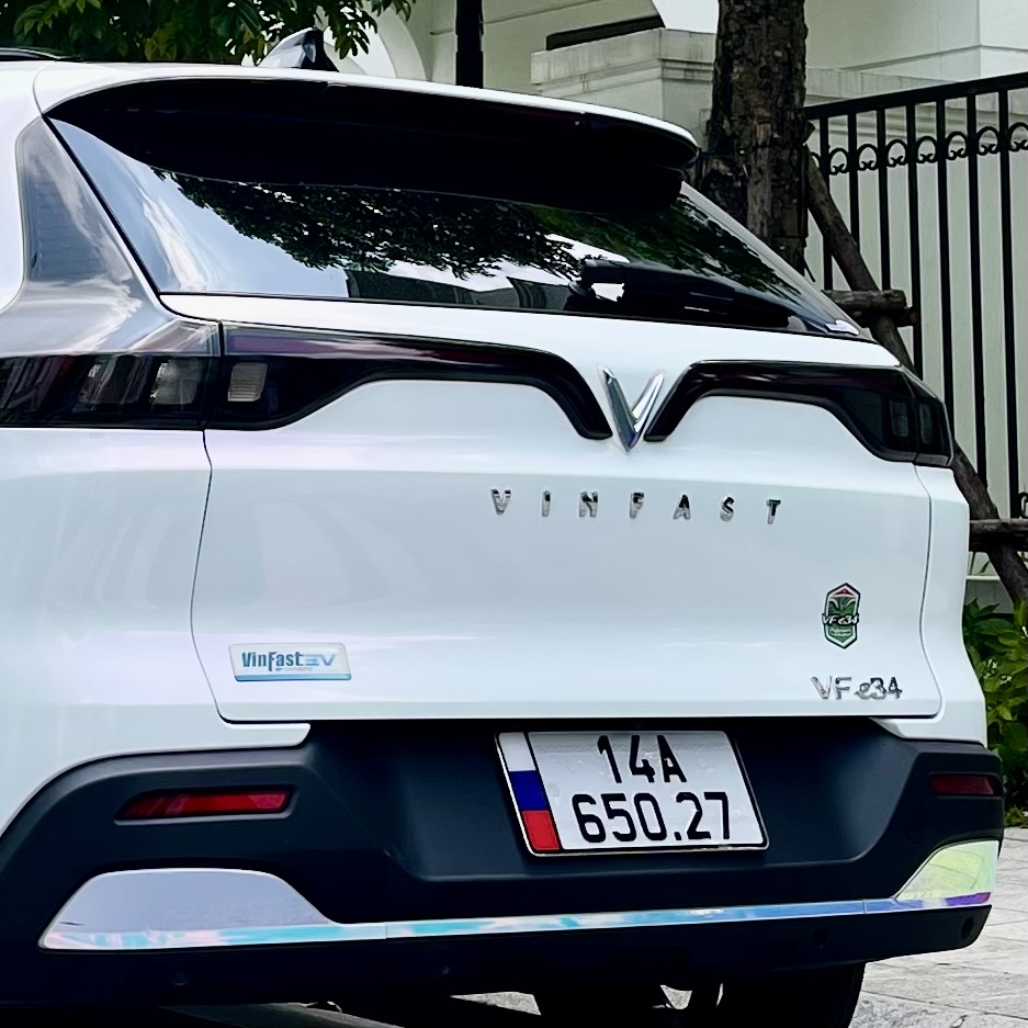 E3EB41EB-03EC-4DCE-8077-28616FB87A4C