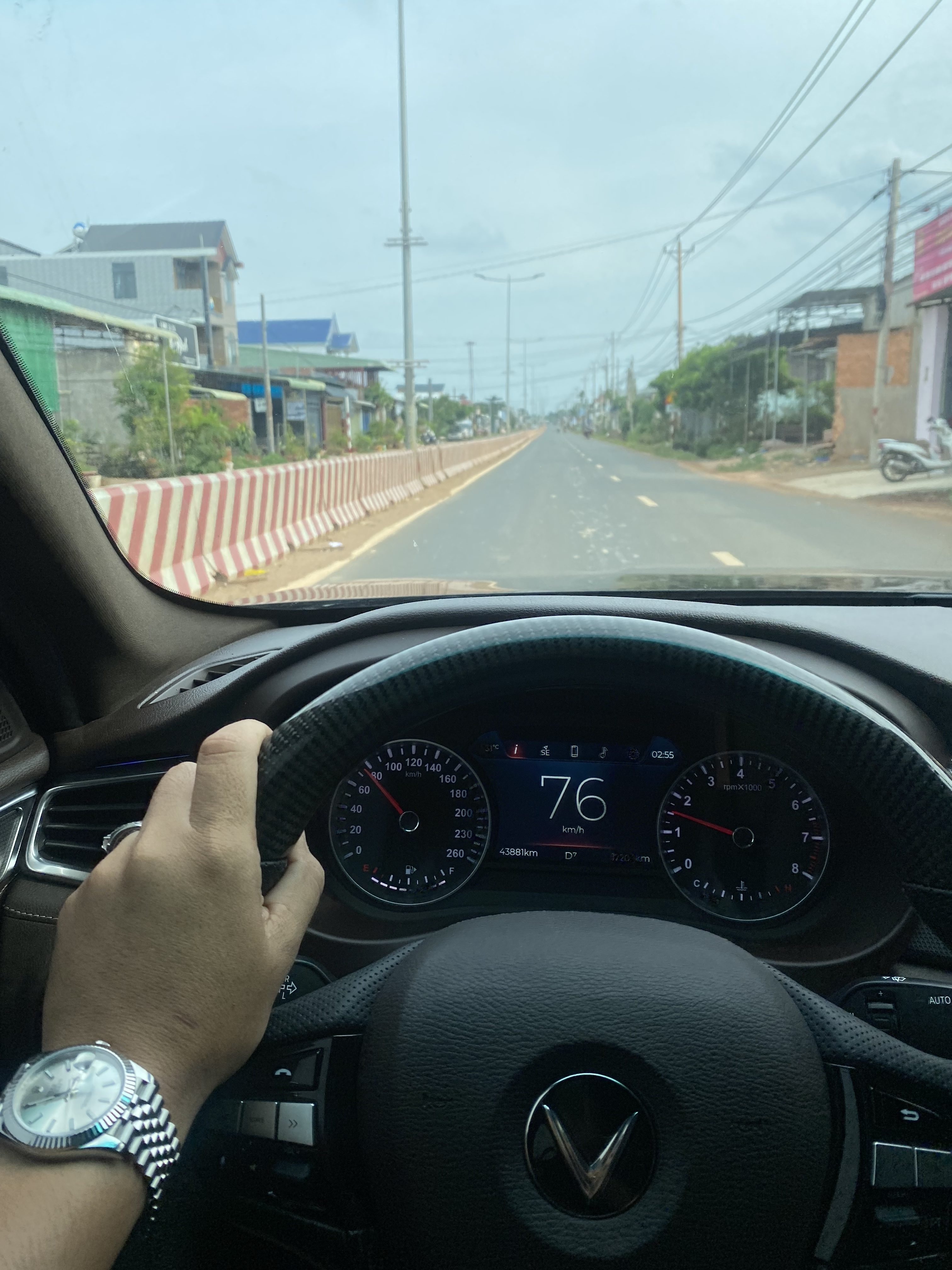 F1E50A35-1318-48E2-B629-352BAFB27E73