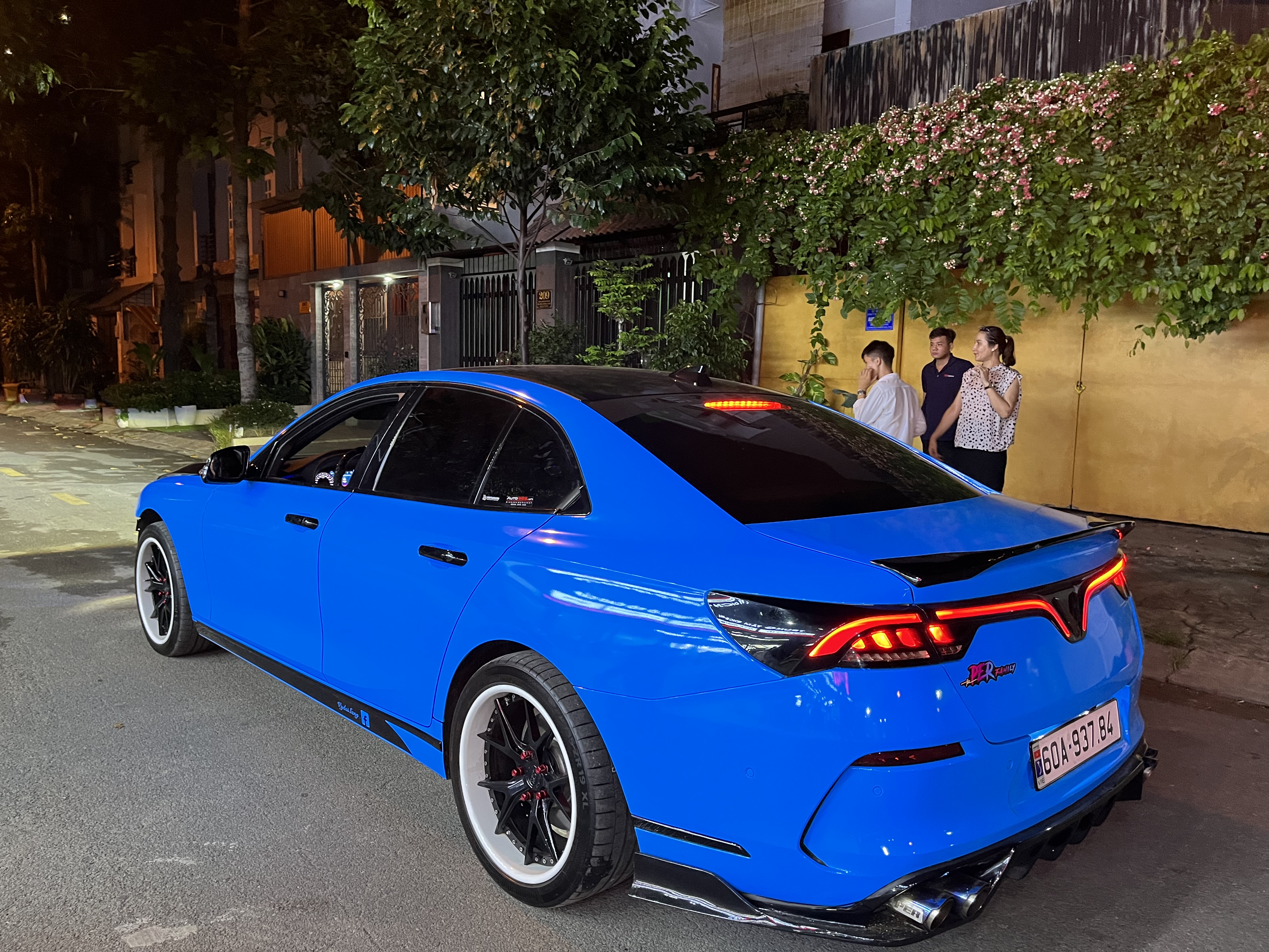 96EAC8B9-9932-4E6C-BEAE-0D5D9E0DFF69