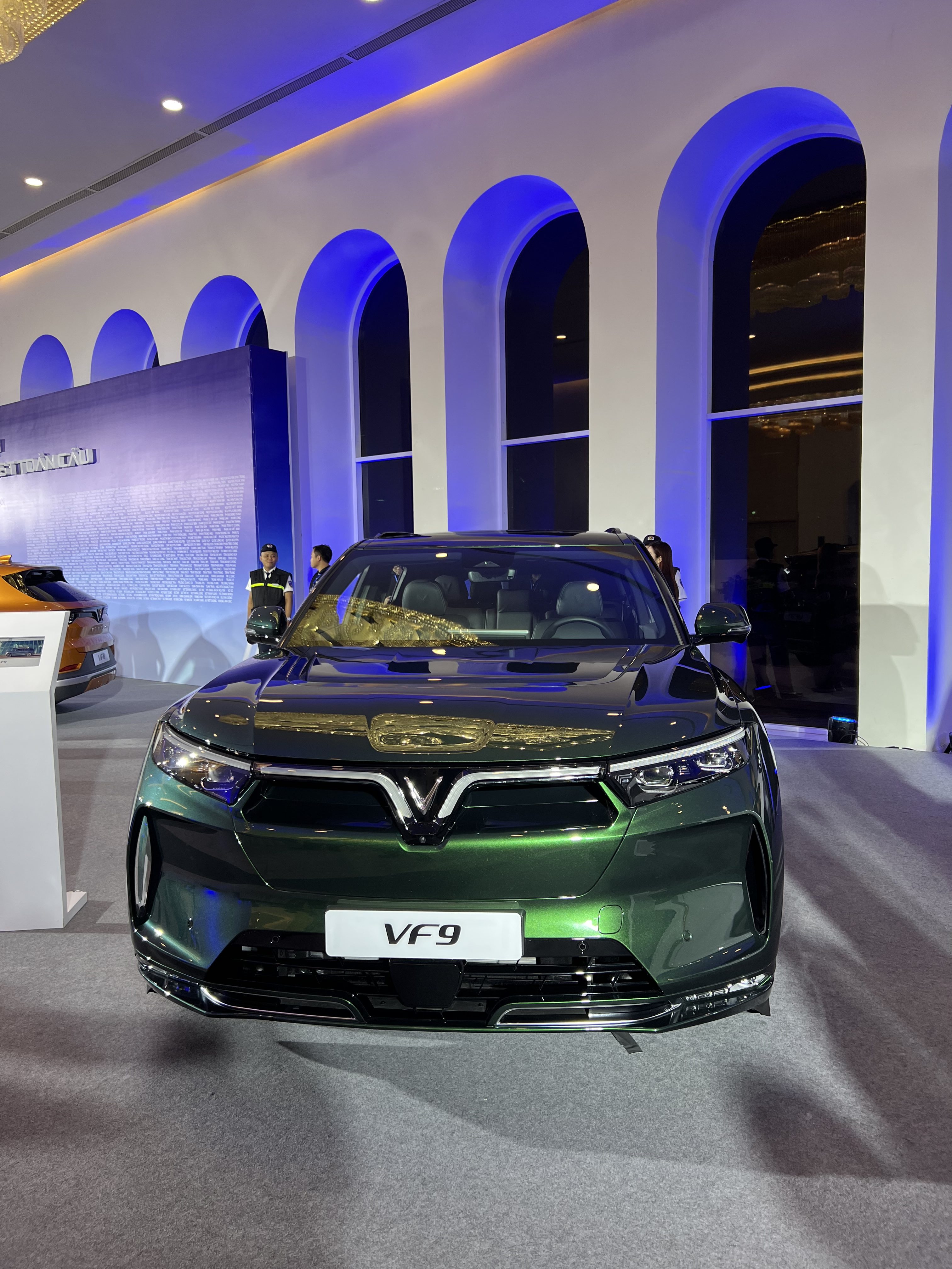 B5E14CE2-0CAD-41EB-B5FA-FCF7B7256A26