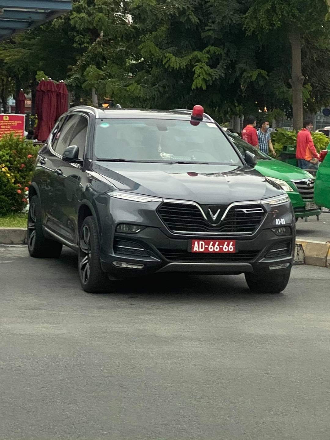 7CF5DE5C-1060-4703-AF44-FC607673B4AB