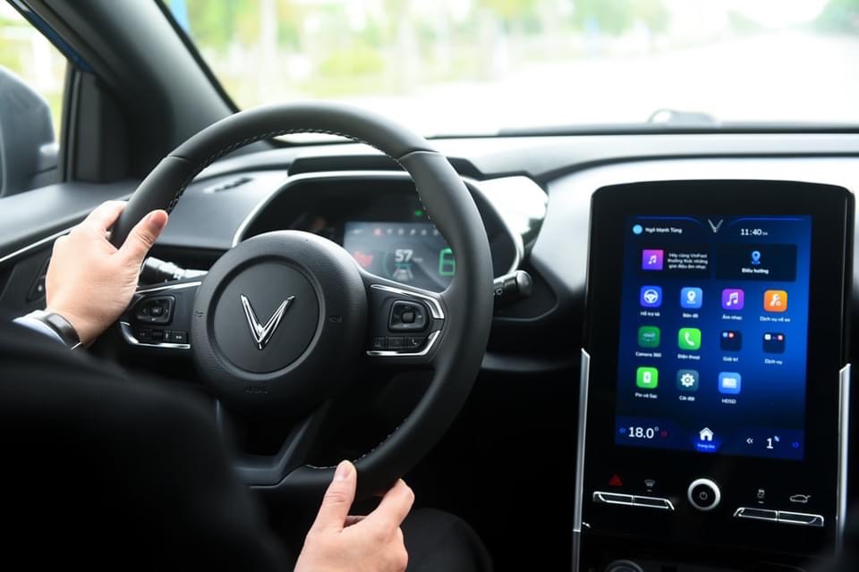 xe-dien-vinfast-vf-e-34-2022-xuat-xuong-giaxehoi-vn-7