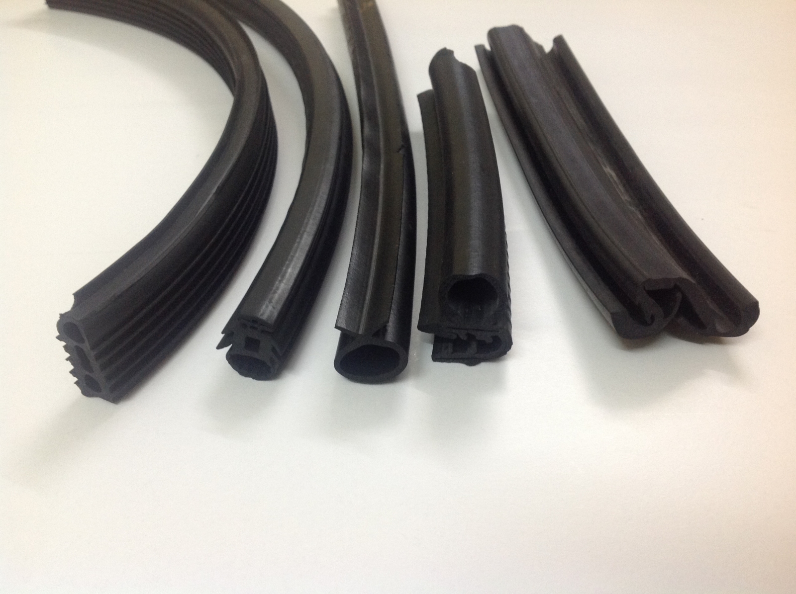 chong-on-o-to-bang-cao-su-non