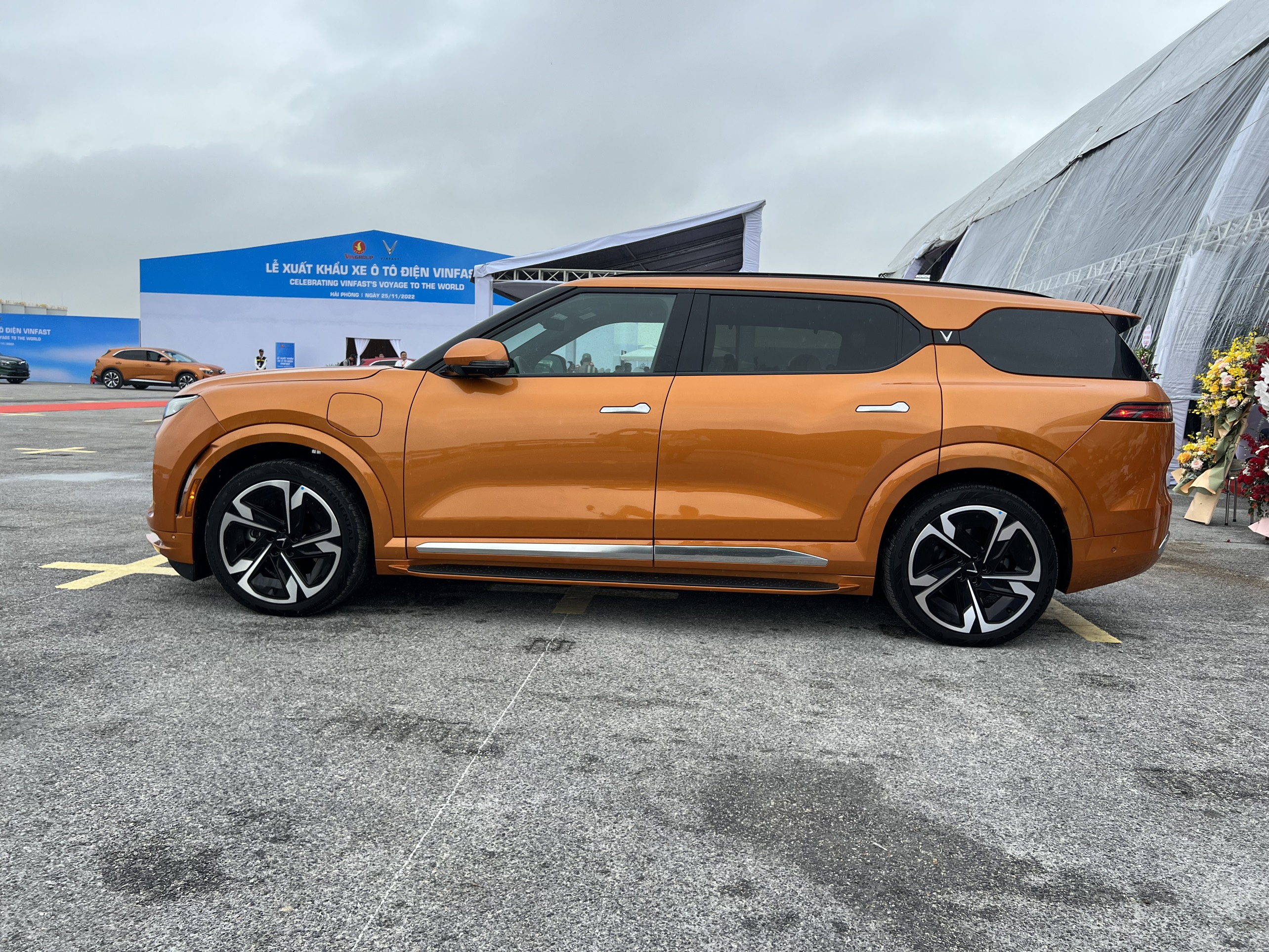 Vinfast VF9 (6)