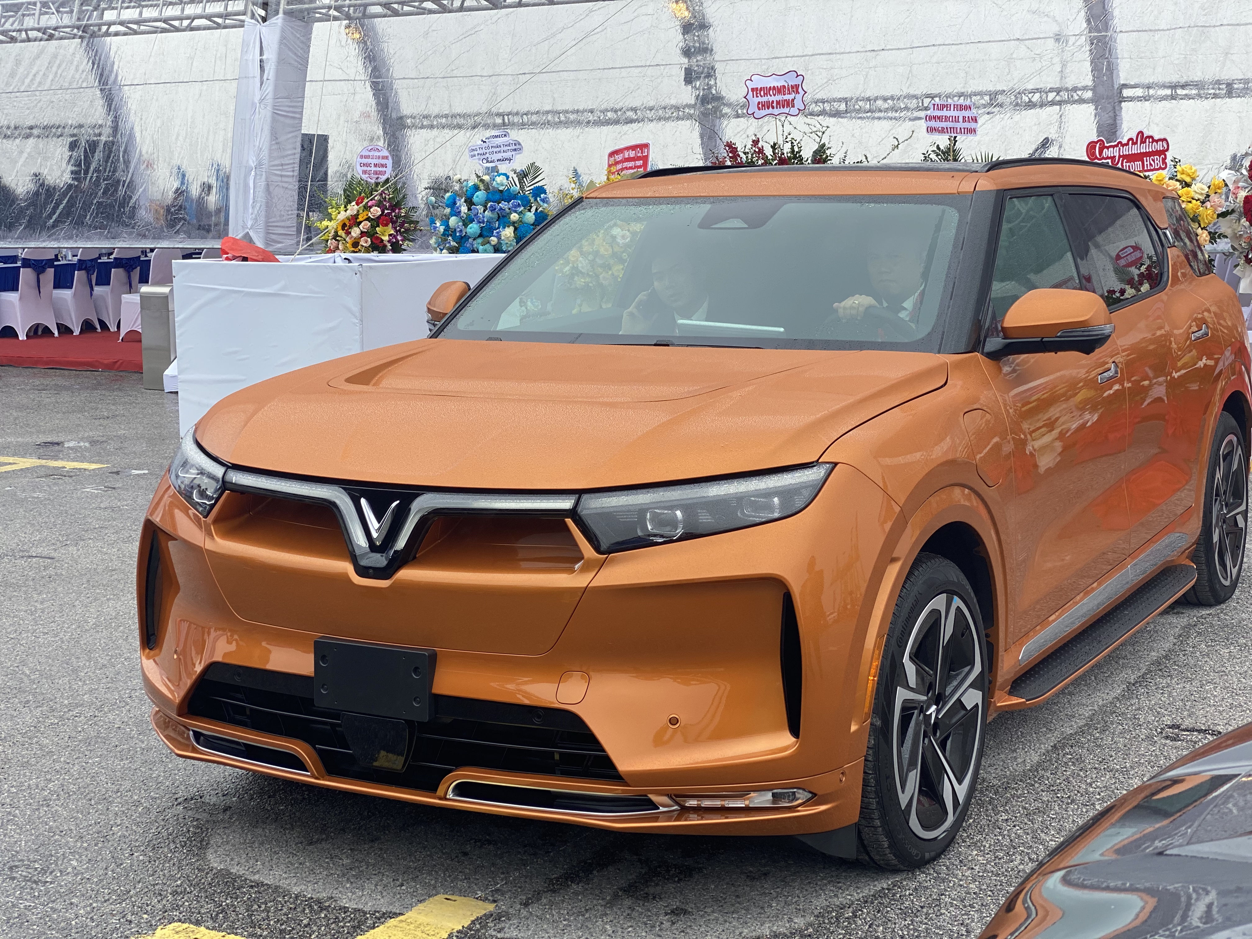 E1371FFD-872A-4BFC-98B0-67350D0764DB