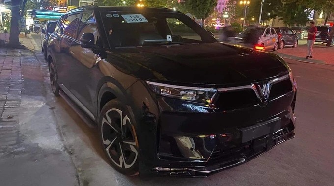 vinfast-vf-9-deo-bien-so-tam-va