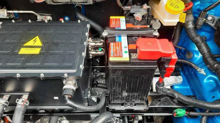 zoom-can-canh-khoang-dong-co-o-to-dien-vf-e34-gon-gang-an-toan-dien-4