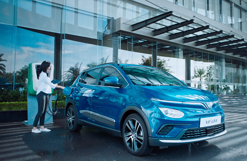 nhung-moi-lo-ma-nguoi-viet-phai-doi-mat-neu-mua-o-to-dien