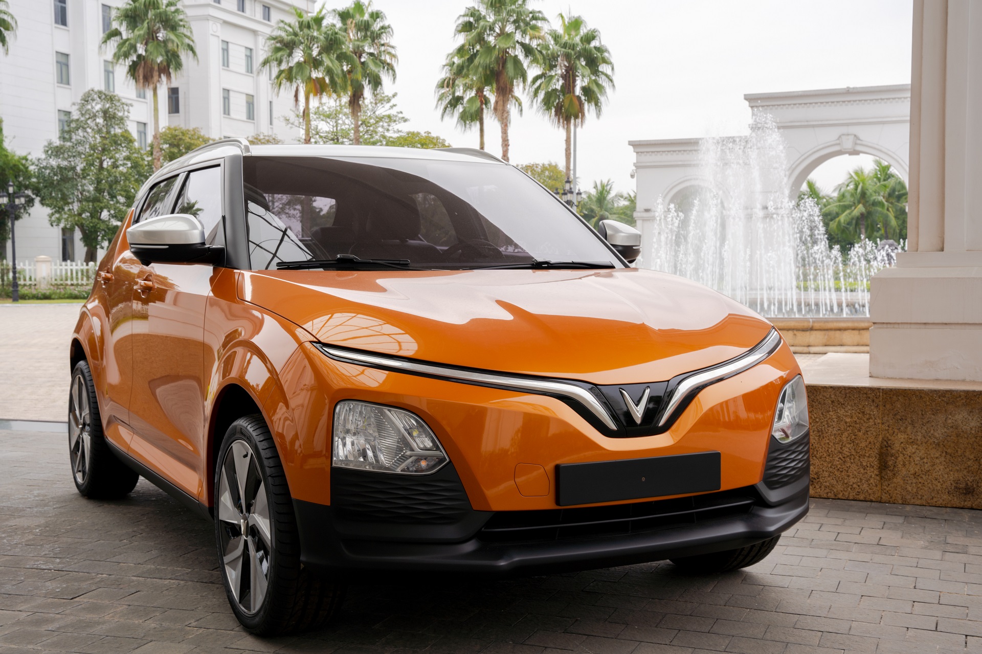 vinfast-cong-bo-gia-xe-vf-5-plus_1670051303