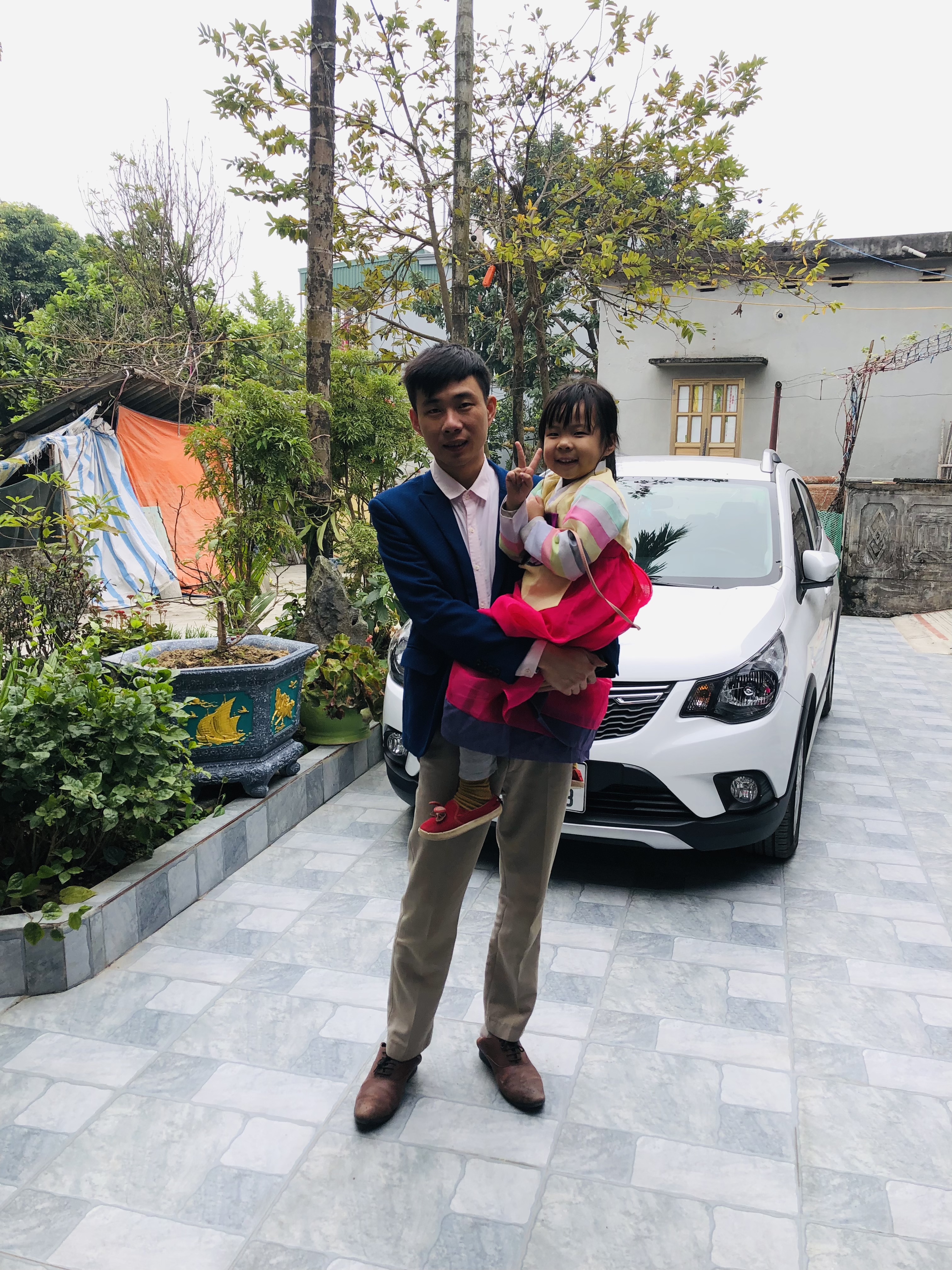 2E4B33B8-08E7-4AC3-94E2-BA15A73C14B1