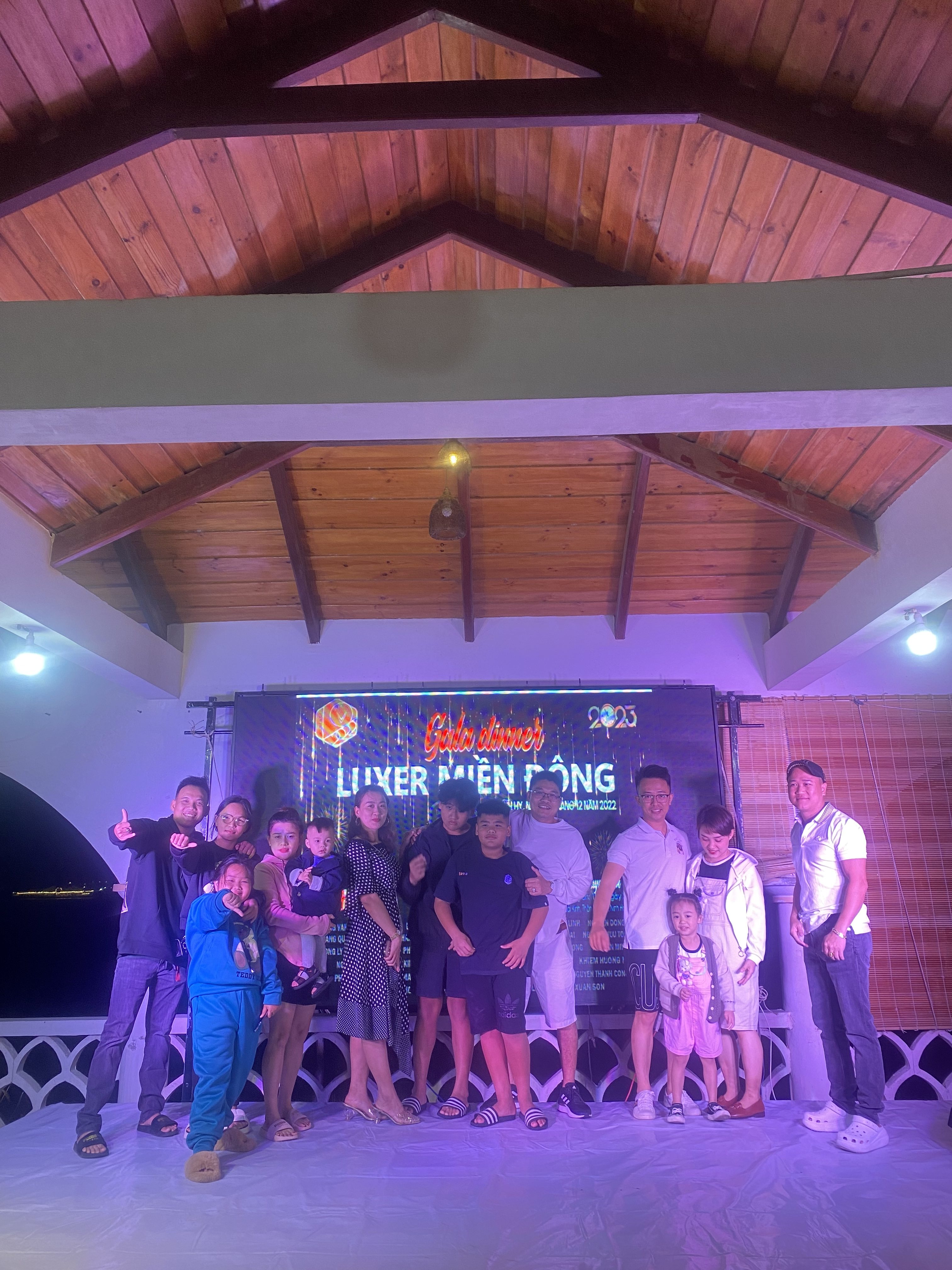 F82EFB8C-6C96-4EB9-AF5A-FFC1E0BA463E