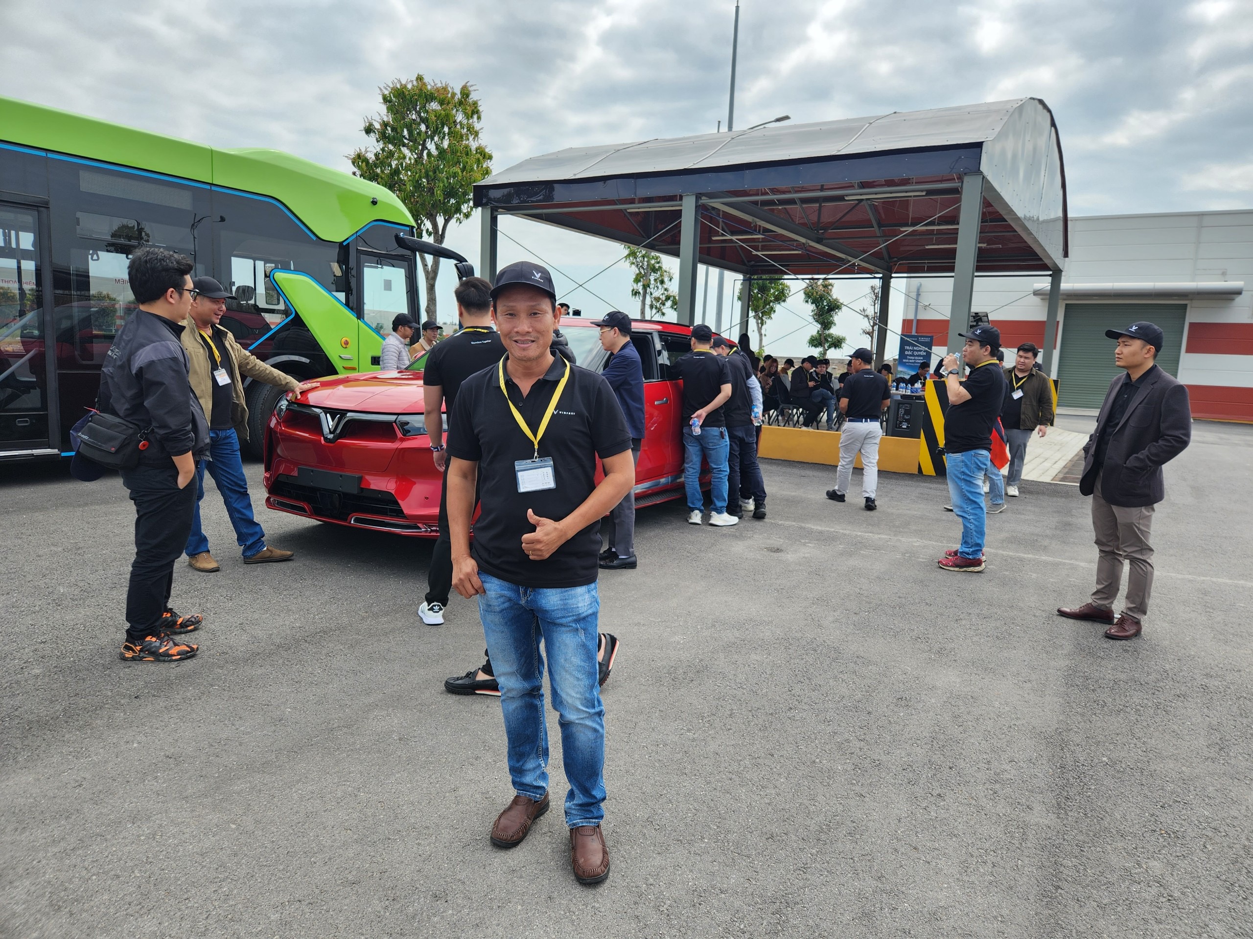 4C1235A8-8AA0-476B-9B55-884AF53223D7