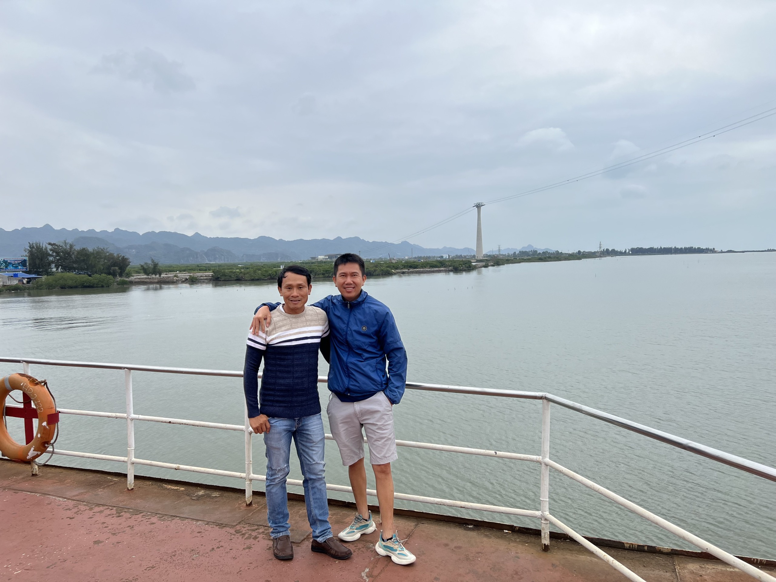 DCF4A253-88C4-439B-92BA-B1A8DD0558A4