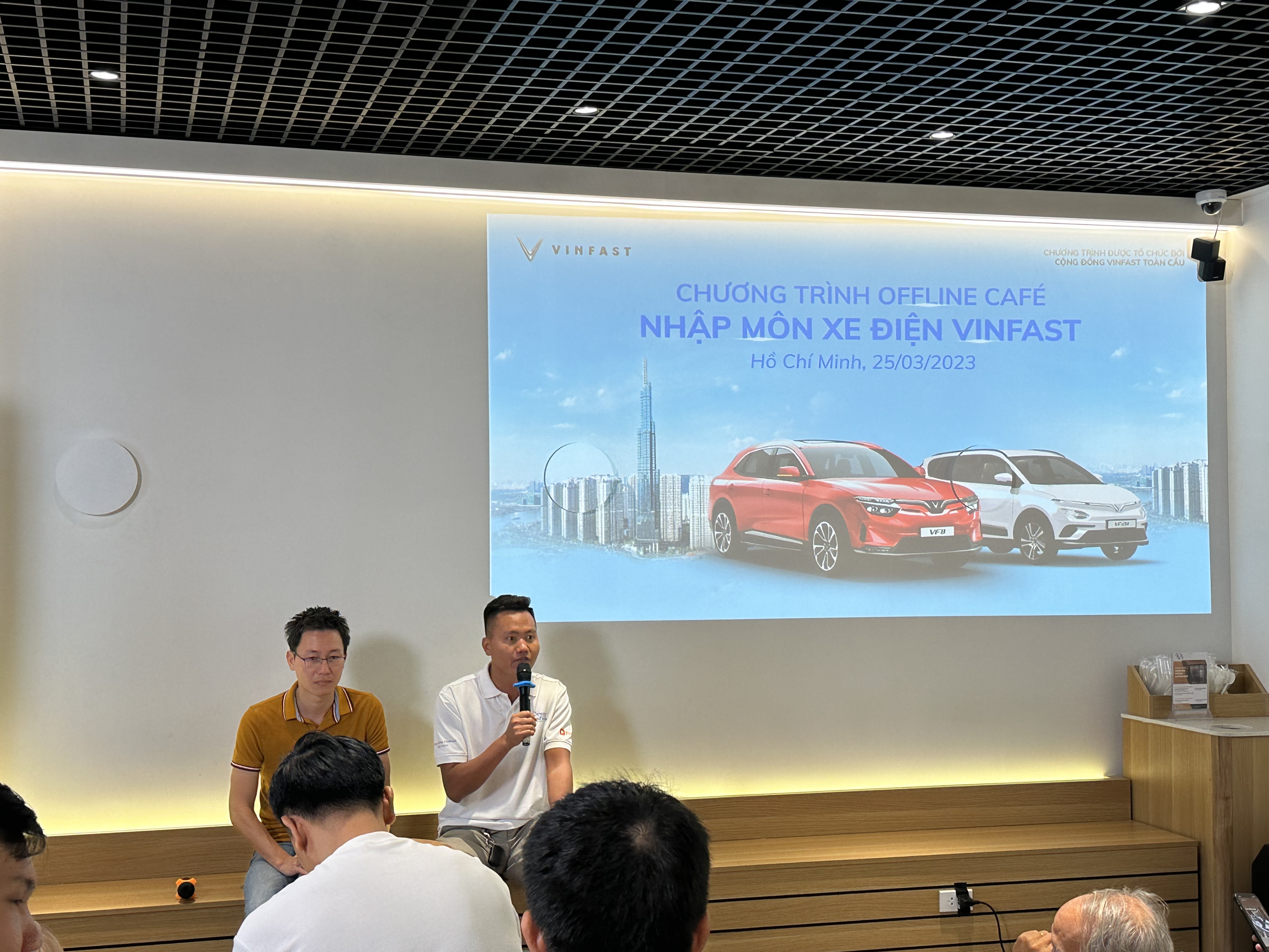 FC44AD12-202C-4D18-B45C-10993687B722