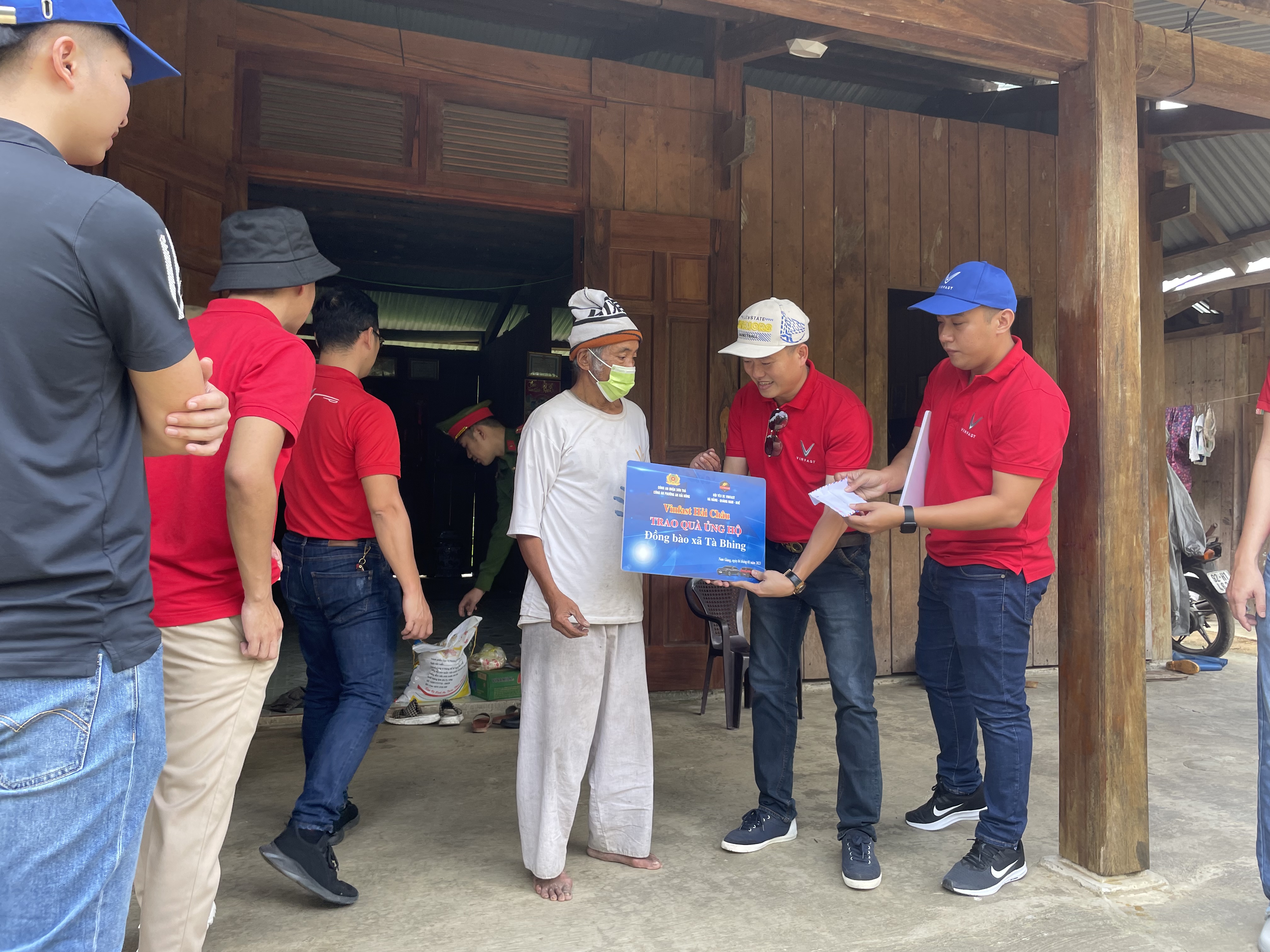 E7BAA274-F1C7-46D1-8C53-FE0E1EF25743