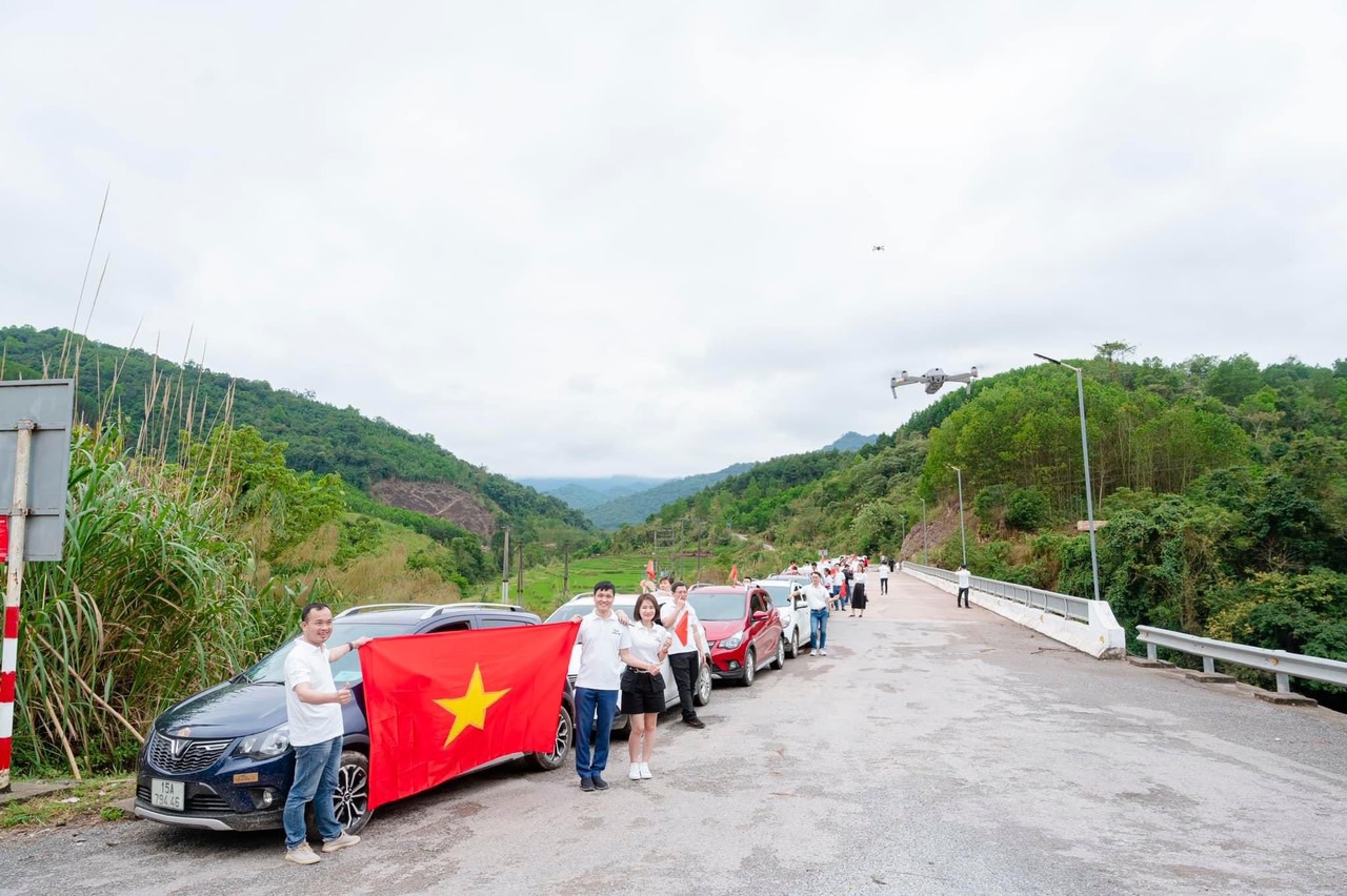 B8B8EDE2-3F43-413C-BC47-2AD4E0540D22