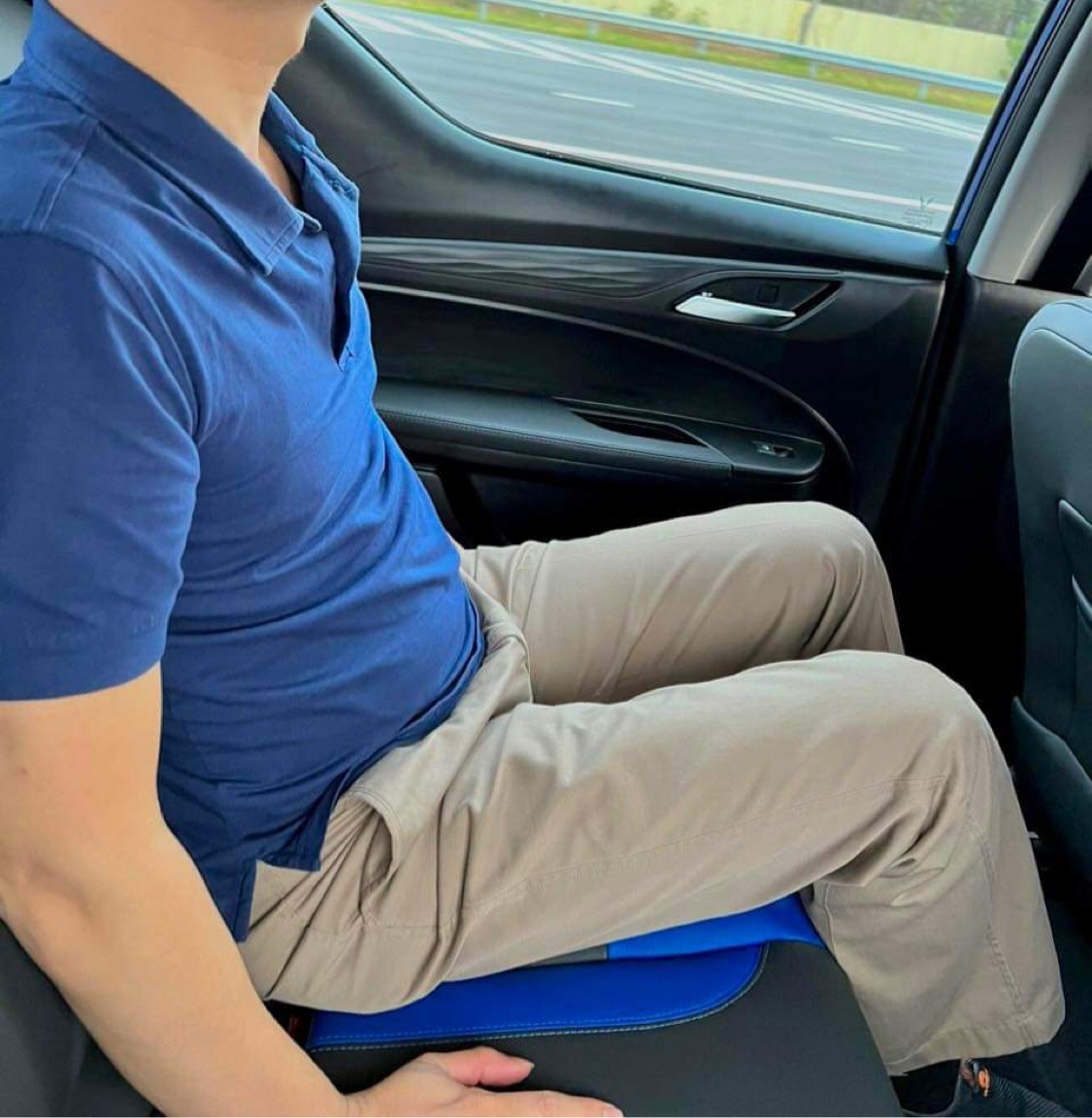 3D3BD78E-4919-4F42-B2B3-E89CBA3E01F5