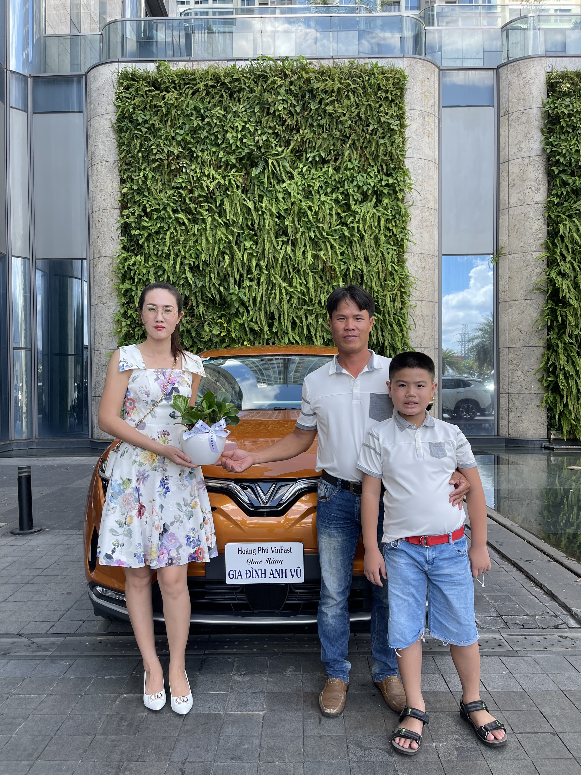 776054E3-D760-4F67-A7E2-0E5D4A255B6F