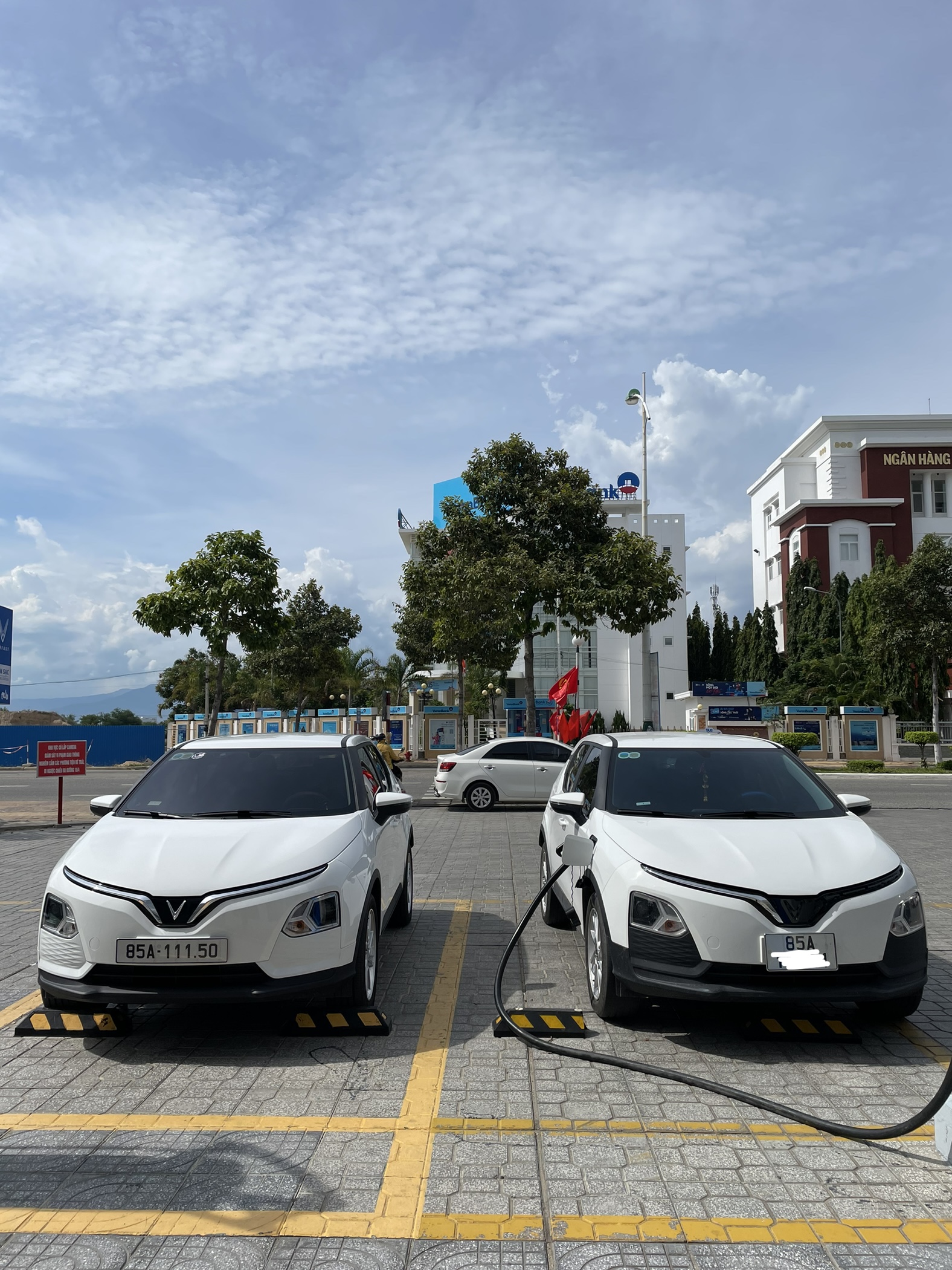 7DD2E2A0-8A04-4357-B792-7F5C33C8D444