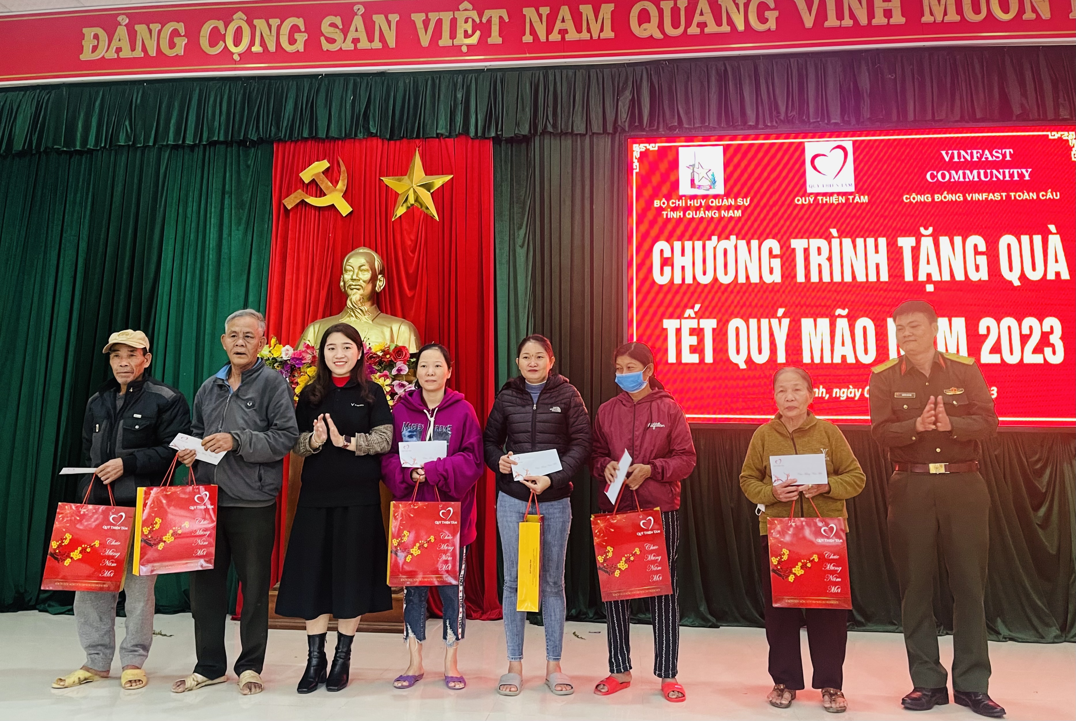 6D7EE8CA-0552-4A33-B788-EBA0B5C7AB95