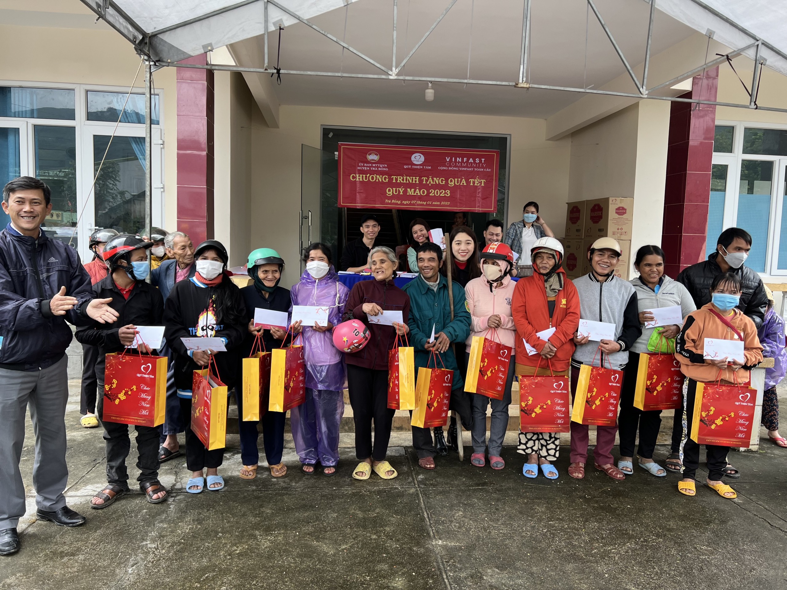 AAA8BF0E-4379-44C0-9B27-F61EA52D939C