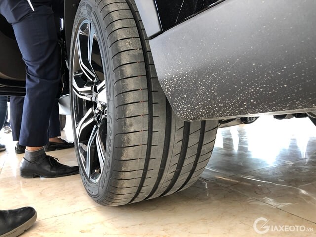 640-lop-xe-vinfast-lux-sa20