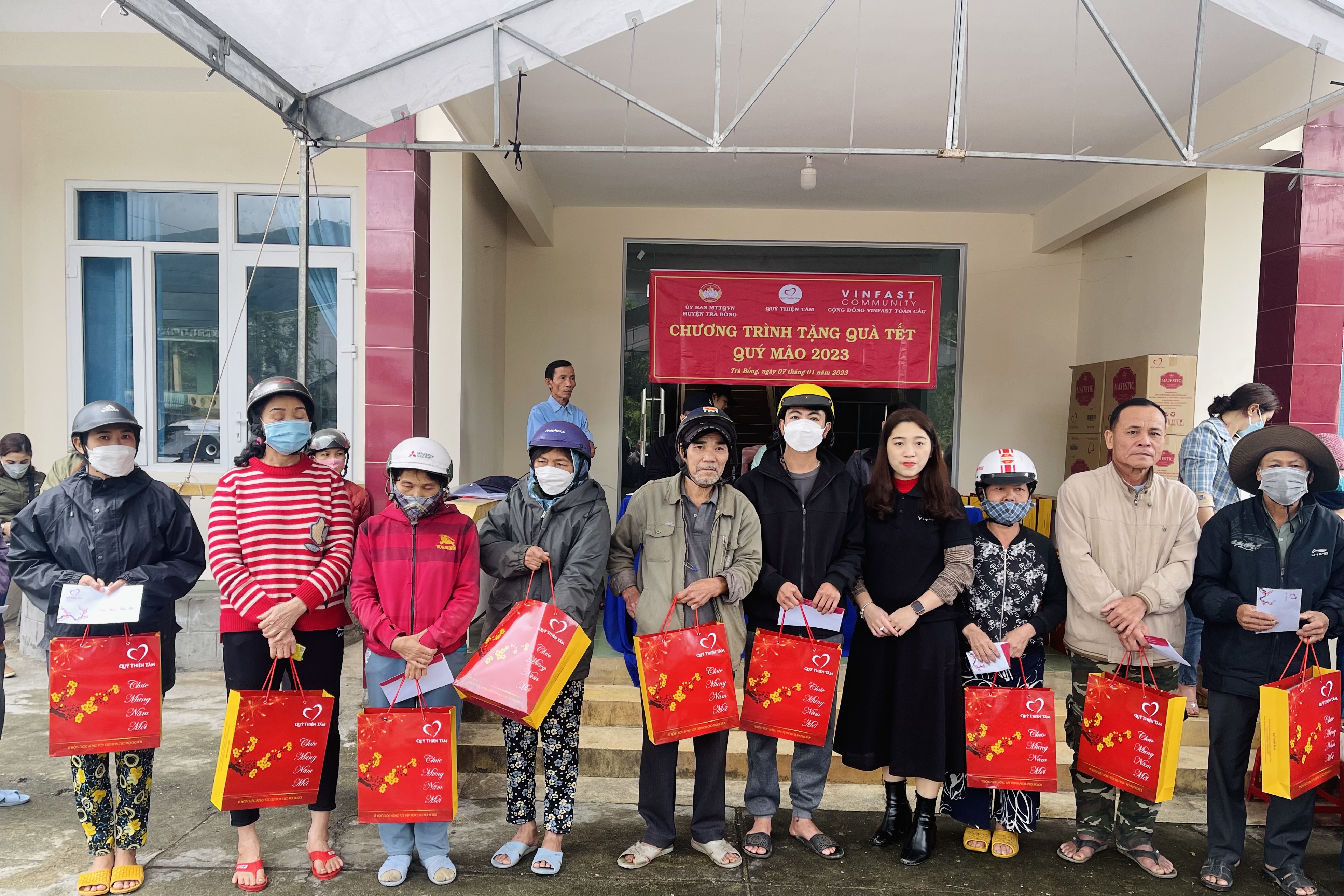 C099CC3B-60F7-4020-B377-3F3FC639293F