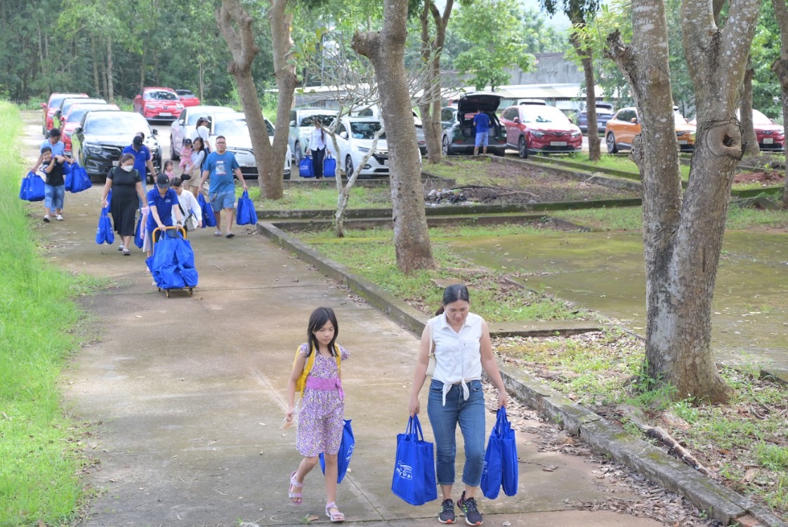 355CBB12-FB77-435A-925B-9DDCBE21ACF7