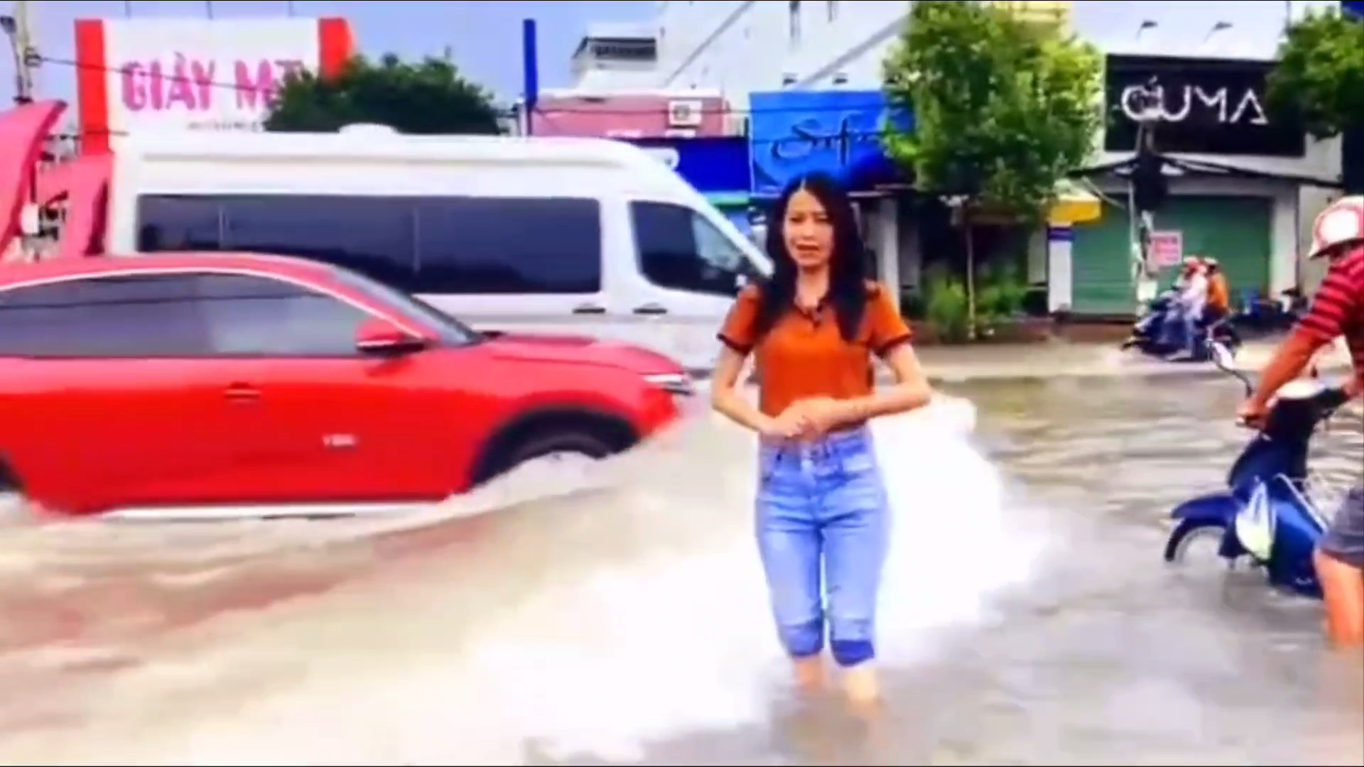 VideoCapture_20231030-213658