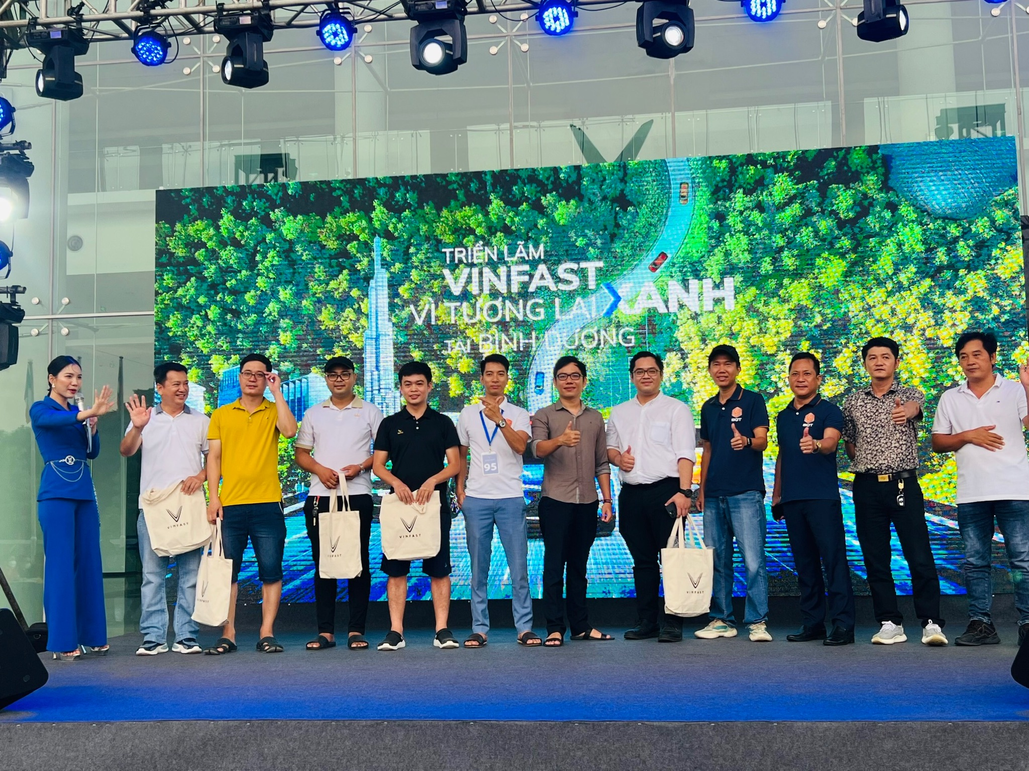 BEF63FB2-85F2-49D2-8F67-077270FAE6D9