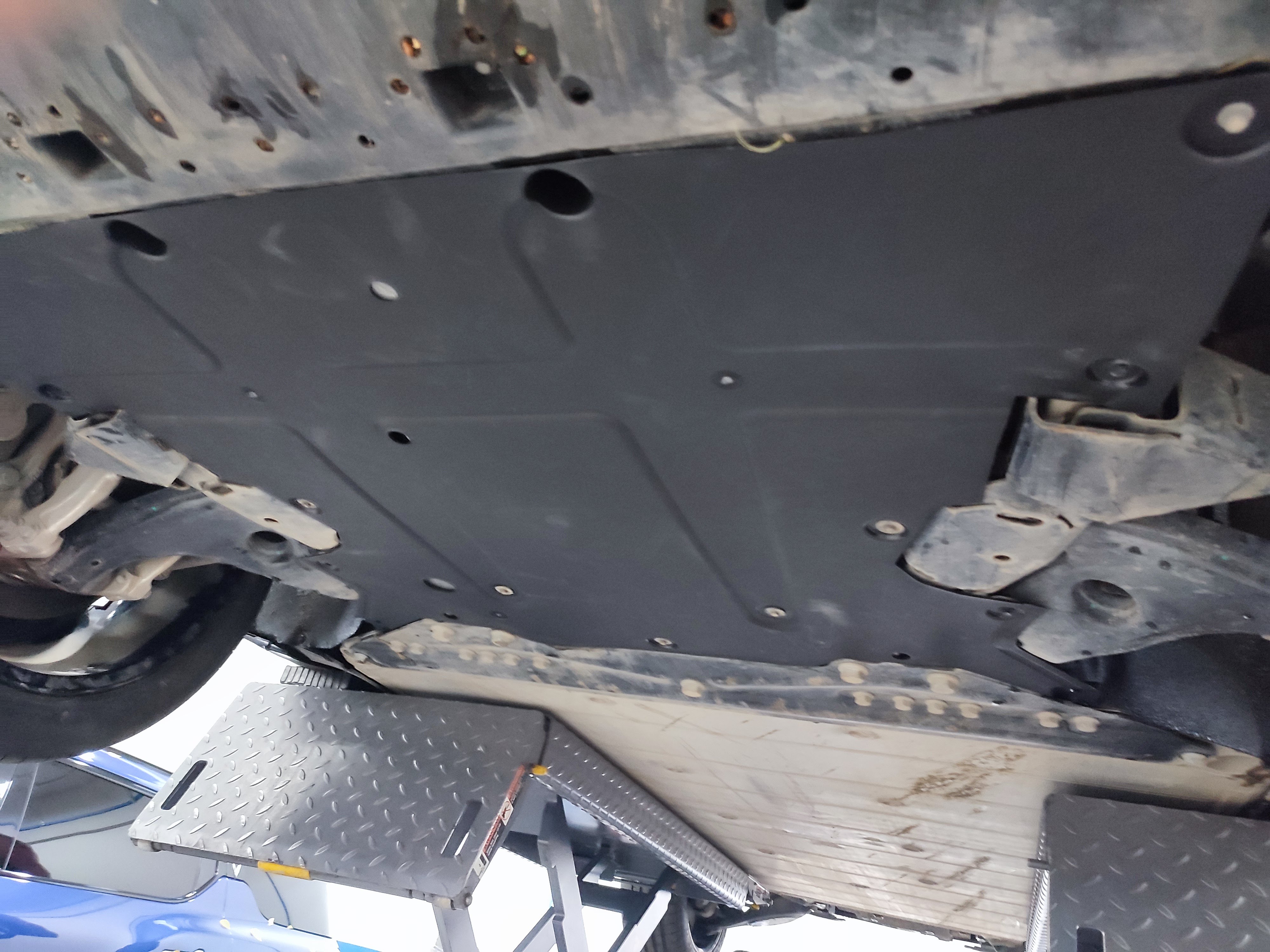 Xe duoc nang gam kiem tra tai 3S Nha Trang ngay 14-11-2024