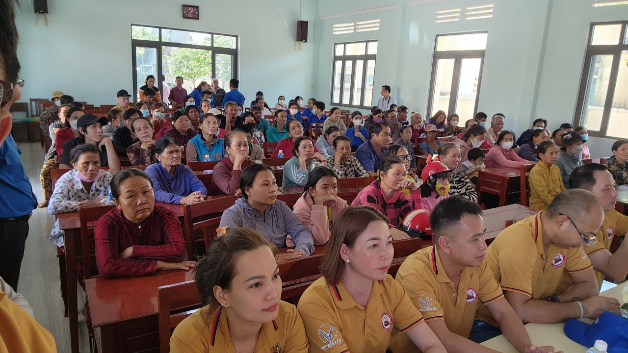 z5113781012300_a2c3f11a5d3b7ff0c1d0c34e2105f225 (1)