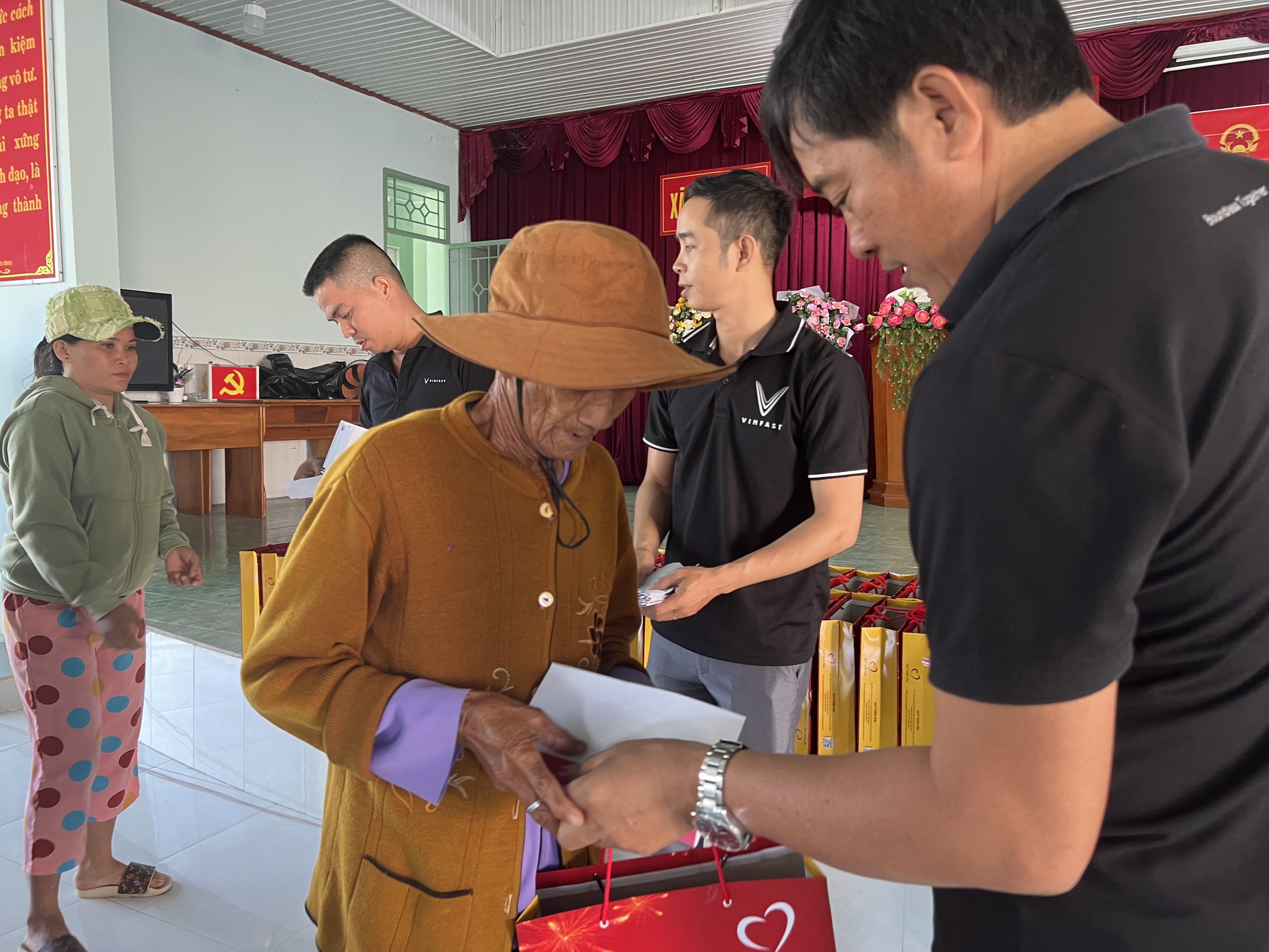 z5115479909572_cace6d377930eed786918cbae72e5a8e