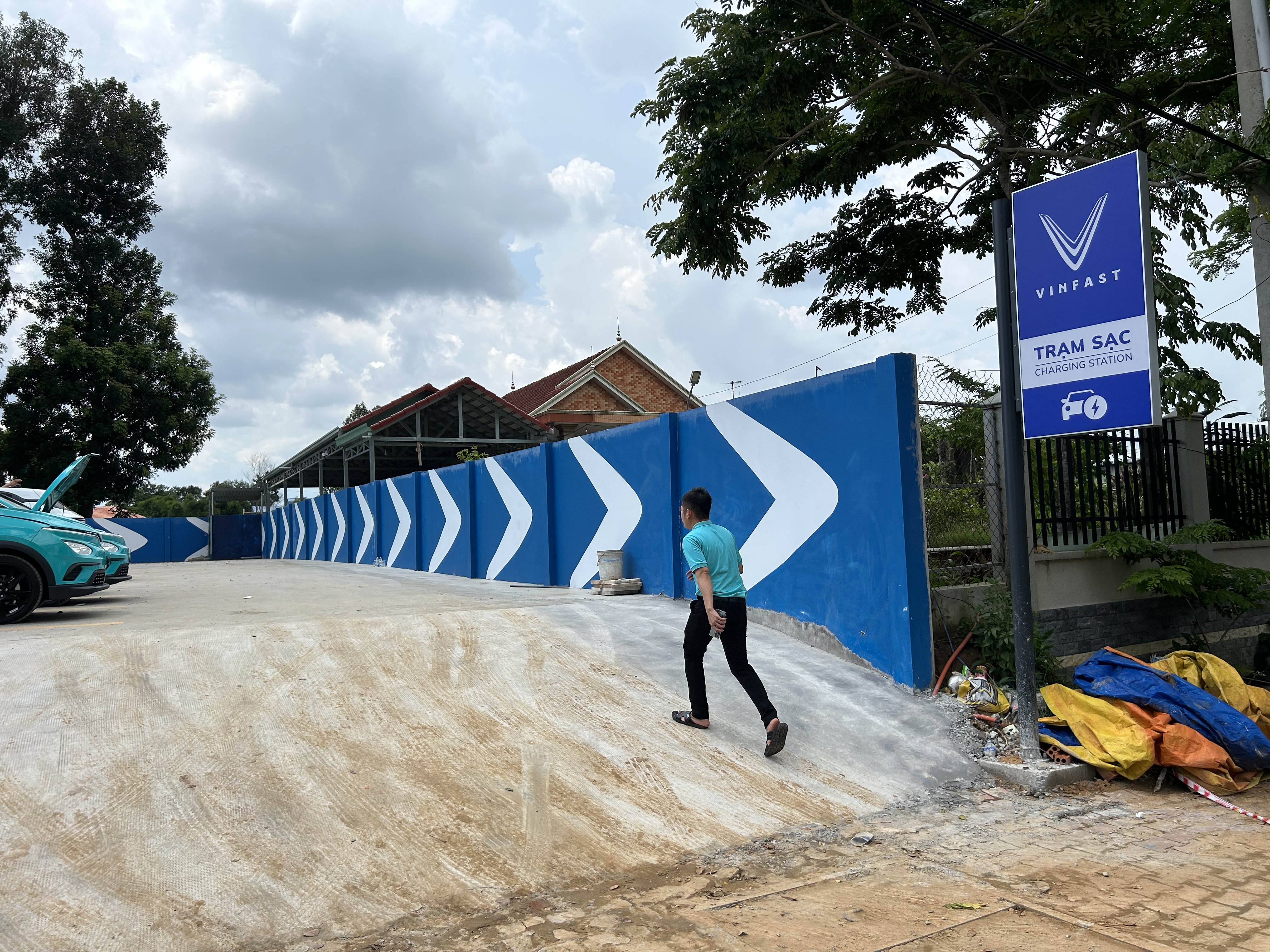 FF254602-5B1D-46A1-A3FE-9EC304B52F4E