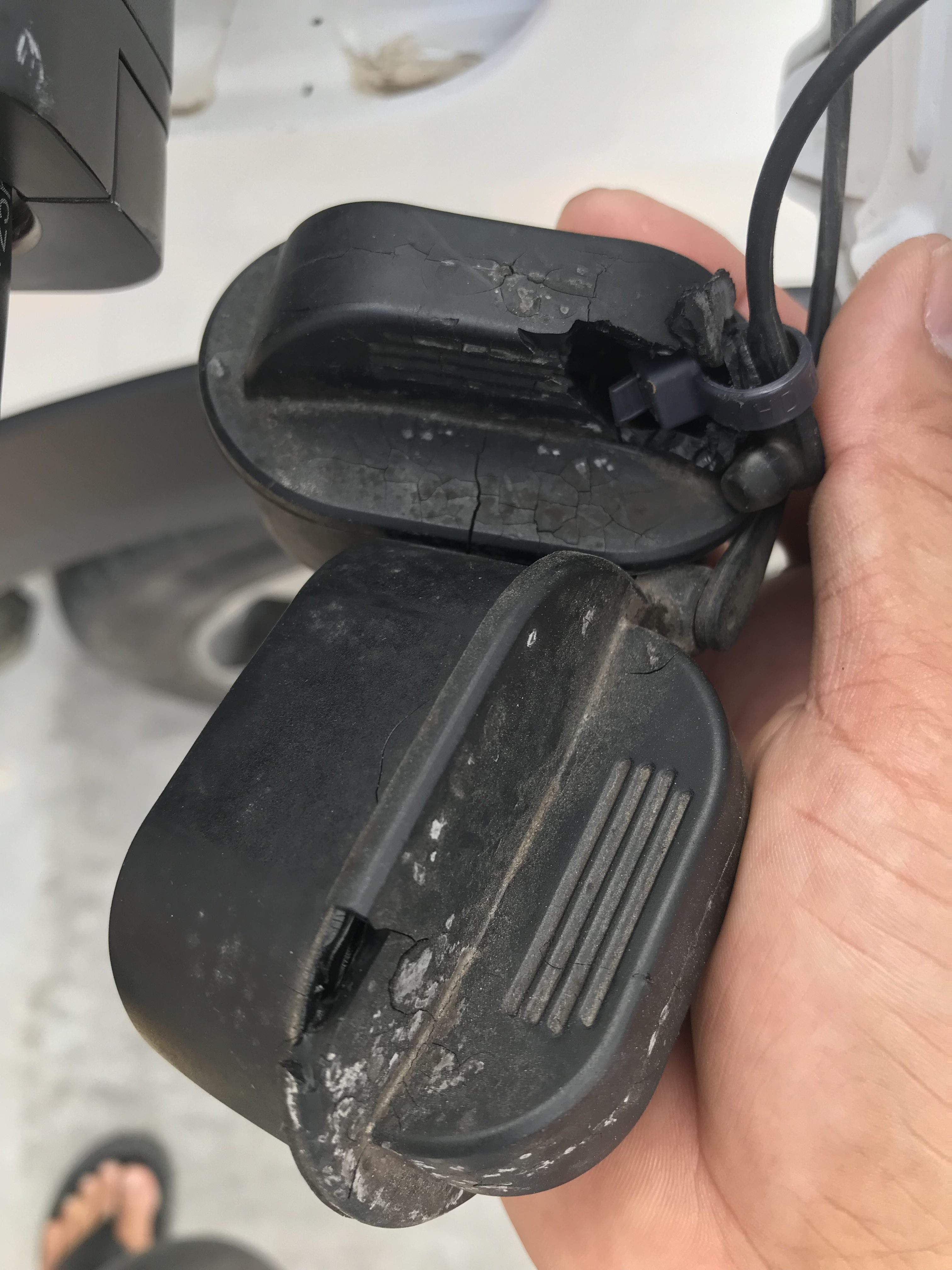 D279E4EF-DB33-43E6-BF05-3B52A3DB2054